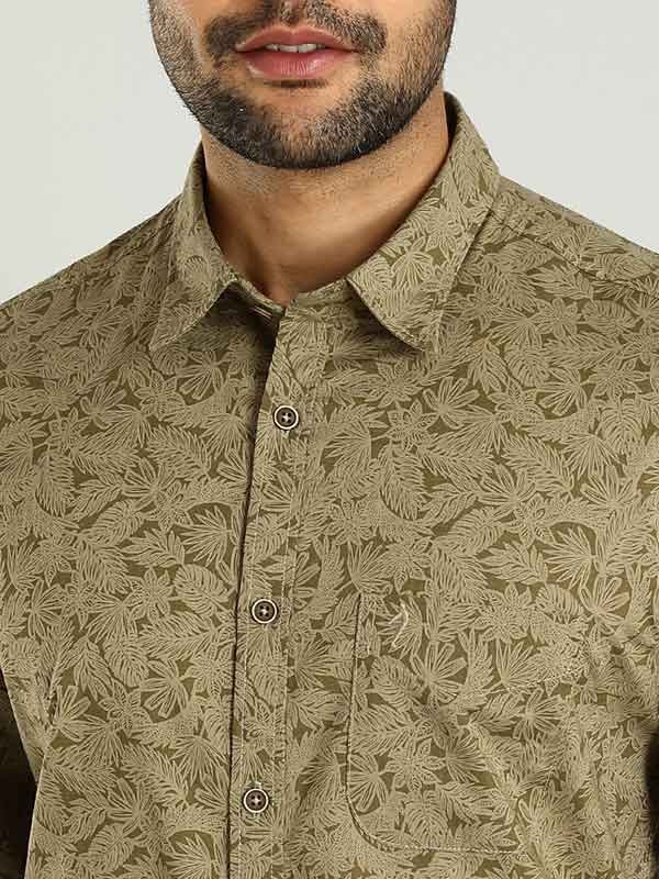Indian Terrain Men's Slim Fit Full Sleeve Tropical Print Green Shirt